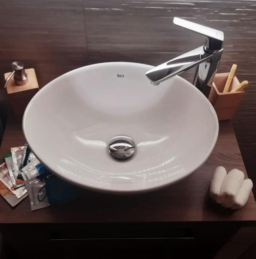 Kinghouse Apartment โดโมดอสโซลา ภายนอก รูปภาพ